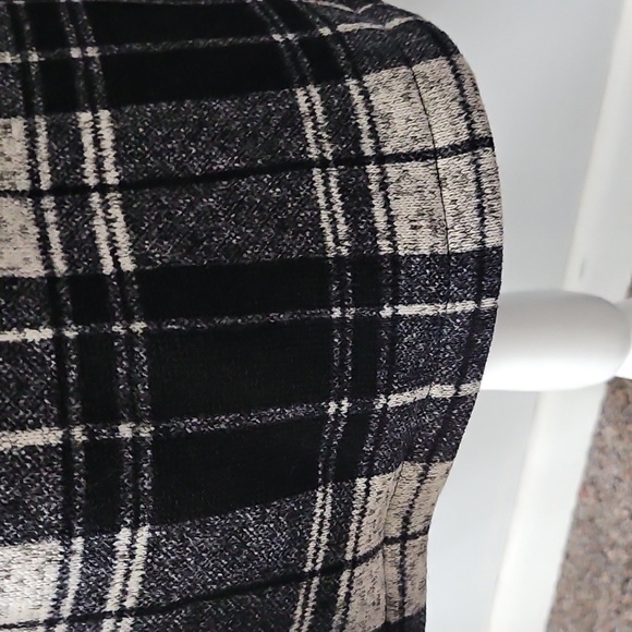 Steve Madden Black and Cream Plaid Women's Coat with Cream Faux Fur Collar NWOT - Picture 8 of 14